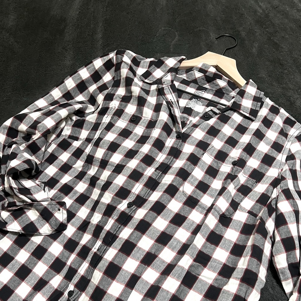 St. John’s Bay Women’s Size-XL Button Down Shirt Checkered Black/Red/White NWT